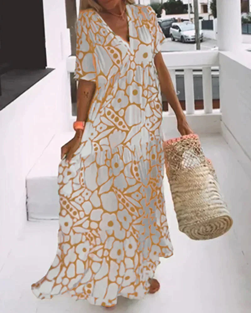 Christine | Flowy dress with elegant graphic prints