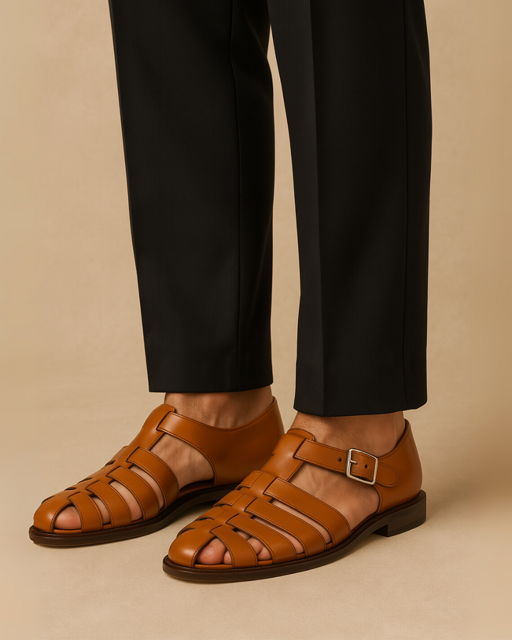 Grazie - Closed sandal with strap