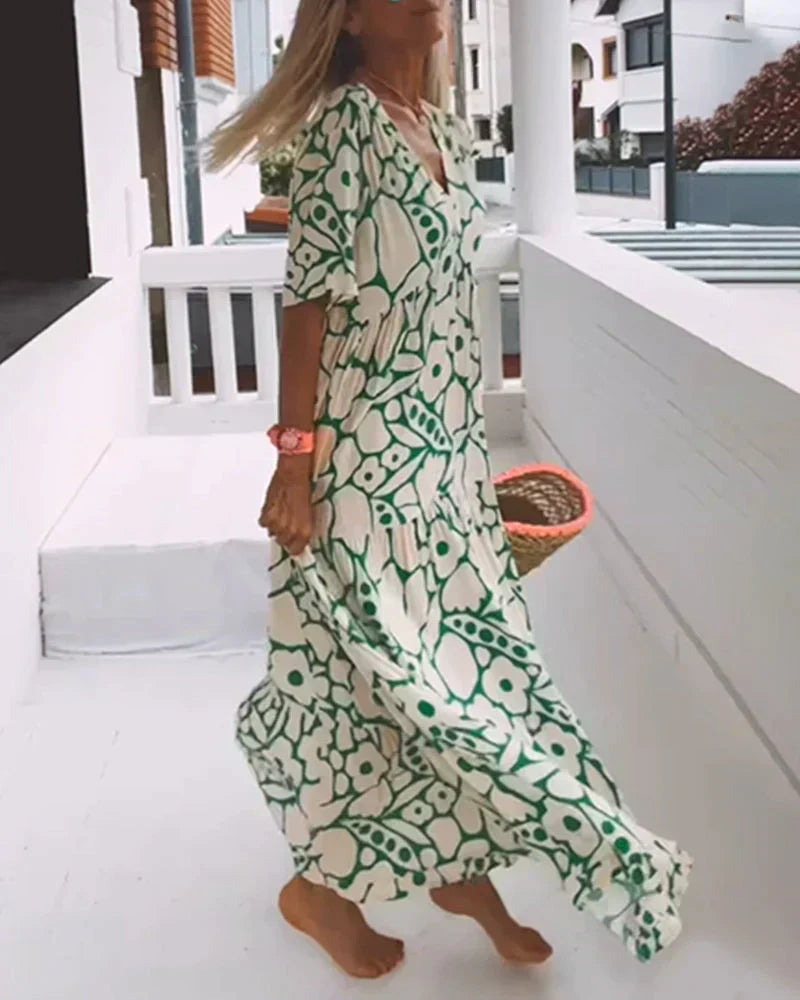 Christine | Flowy dress with elegant graphic prints