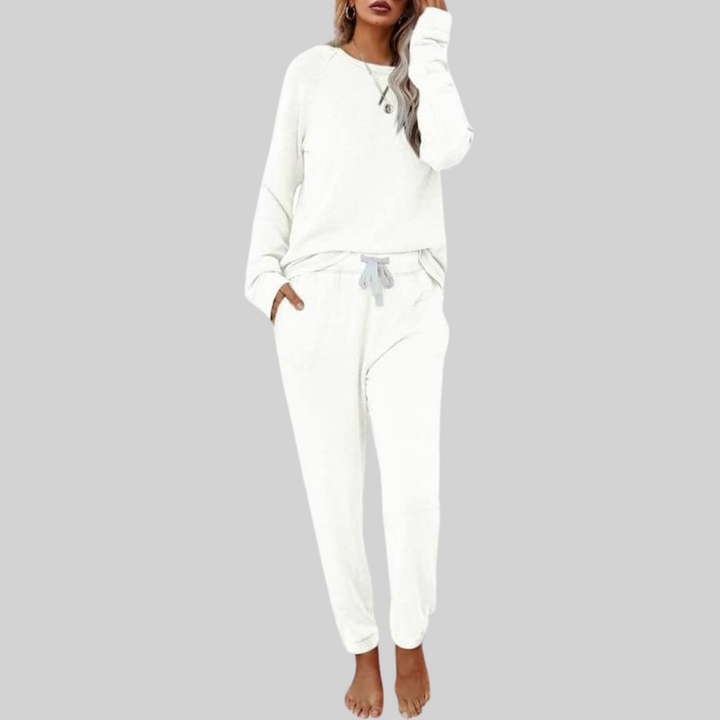 Joëlle – Casual outfit with long sleeves and sweatpants