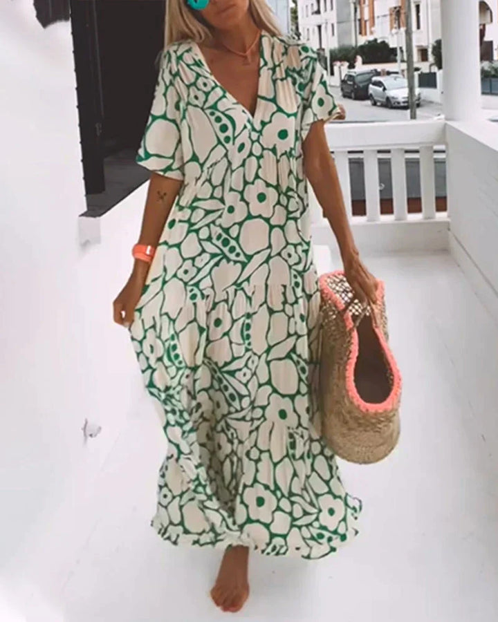 Christine | Flowy dress with elegant graphic prints