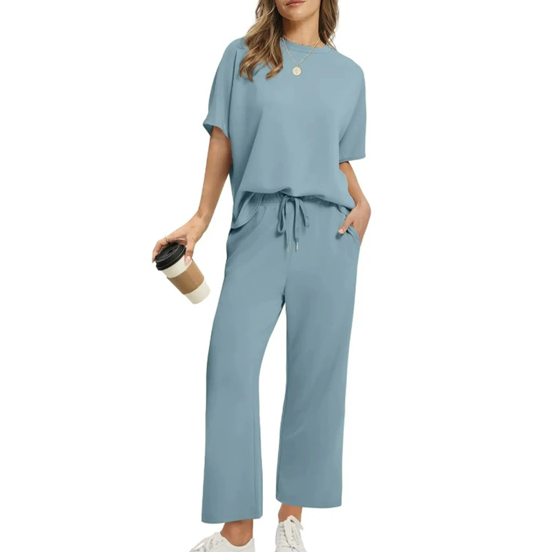 Selina – A casual set with a top and trousers