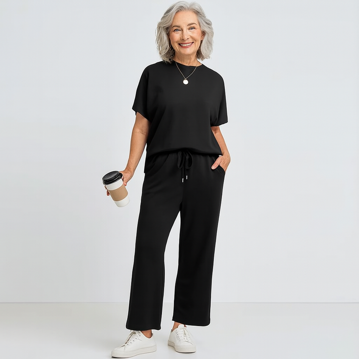 Selina – A casual set with a top and trousers