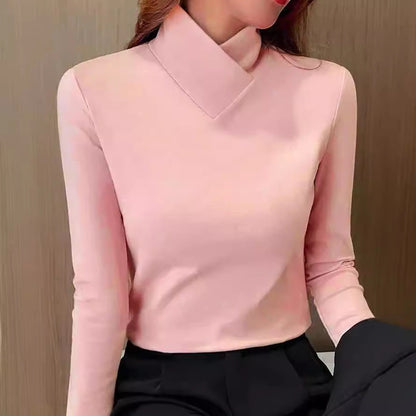Liora Castelli | Elegant Turtleneck Fit