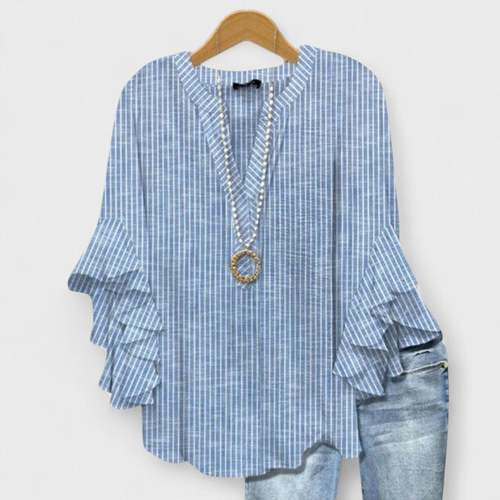 Isabella - Blouse with Elegant Flowers