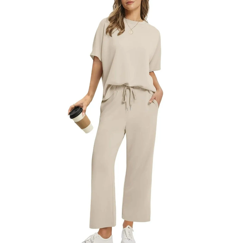 Selina – A casual set with a top and trousers